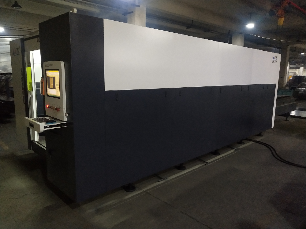 小黄鸭网站导航物流机器：引进新设备 生产新发展